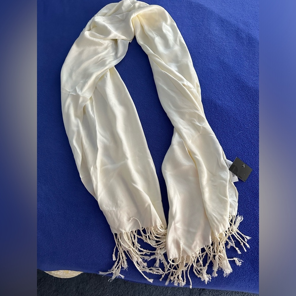 Nine West ivory scarf